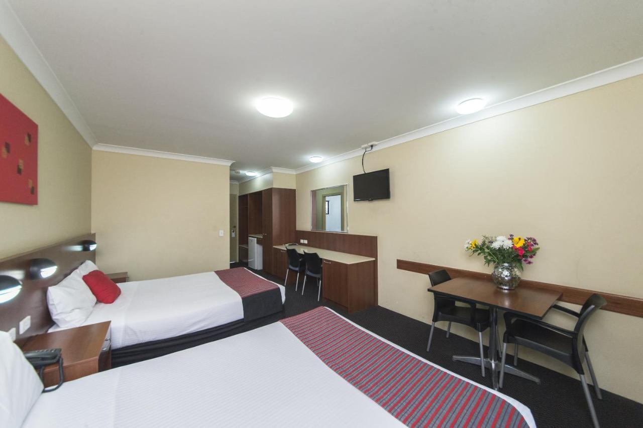 Rocky Resort Motor Inn Rockhampton Exterior photo