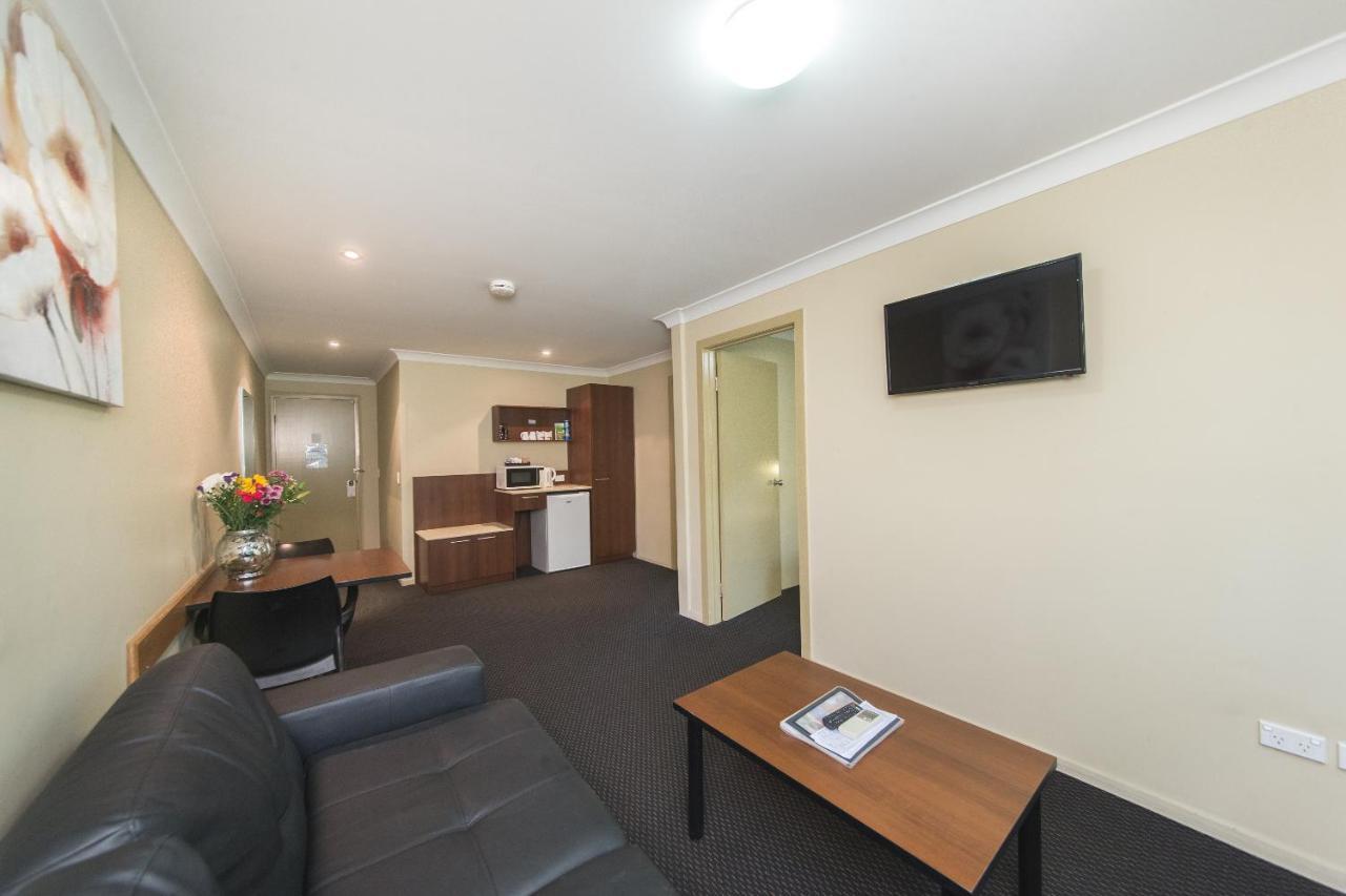 Rocky Resort Motor Inn Rockhampton Exterior photo