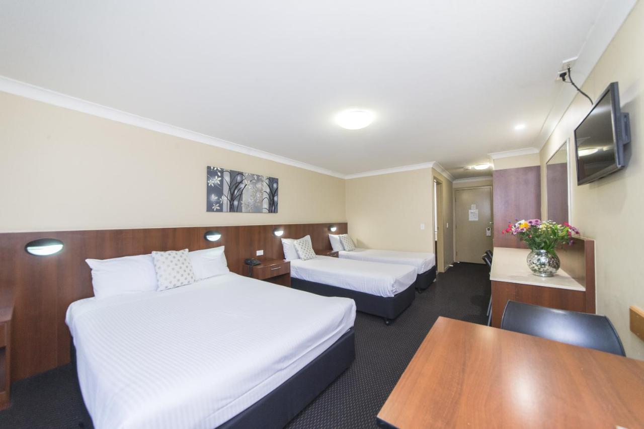 Rocky Resort Motor Inn Rockhampton Exterior photo