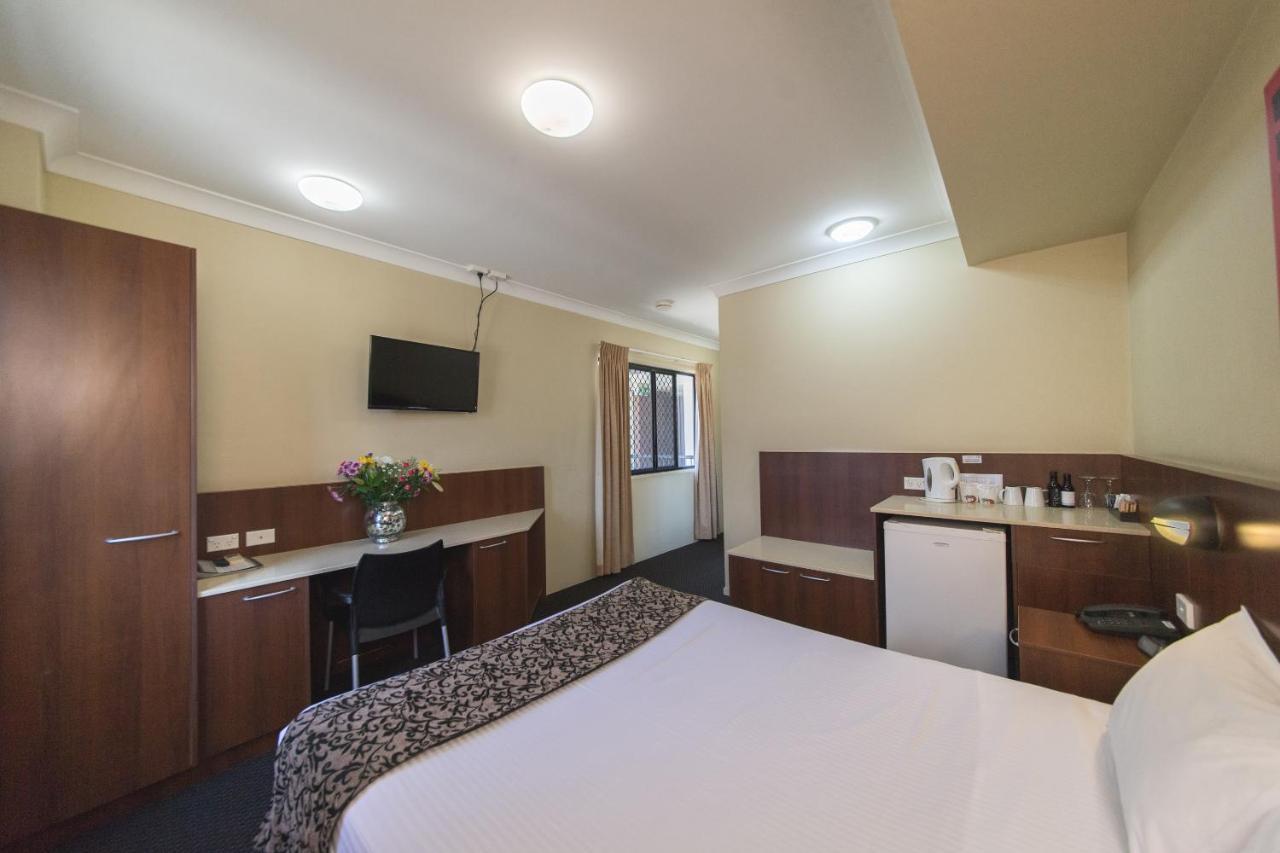 Rocky Resort Motor Inn Rockhampton Exterior photo