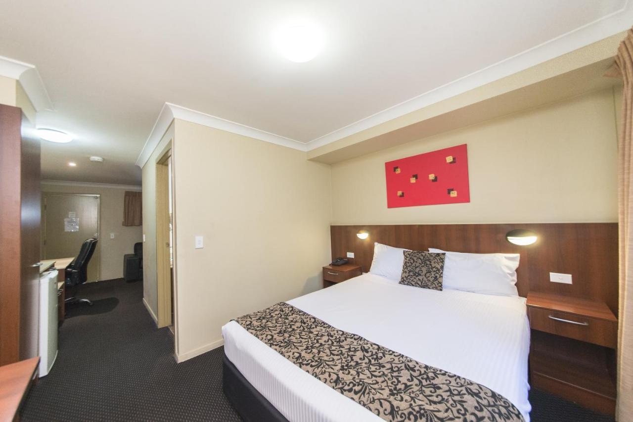 Rocky Resort Motor Inn Rockhampton Exterior photo