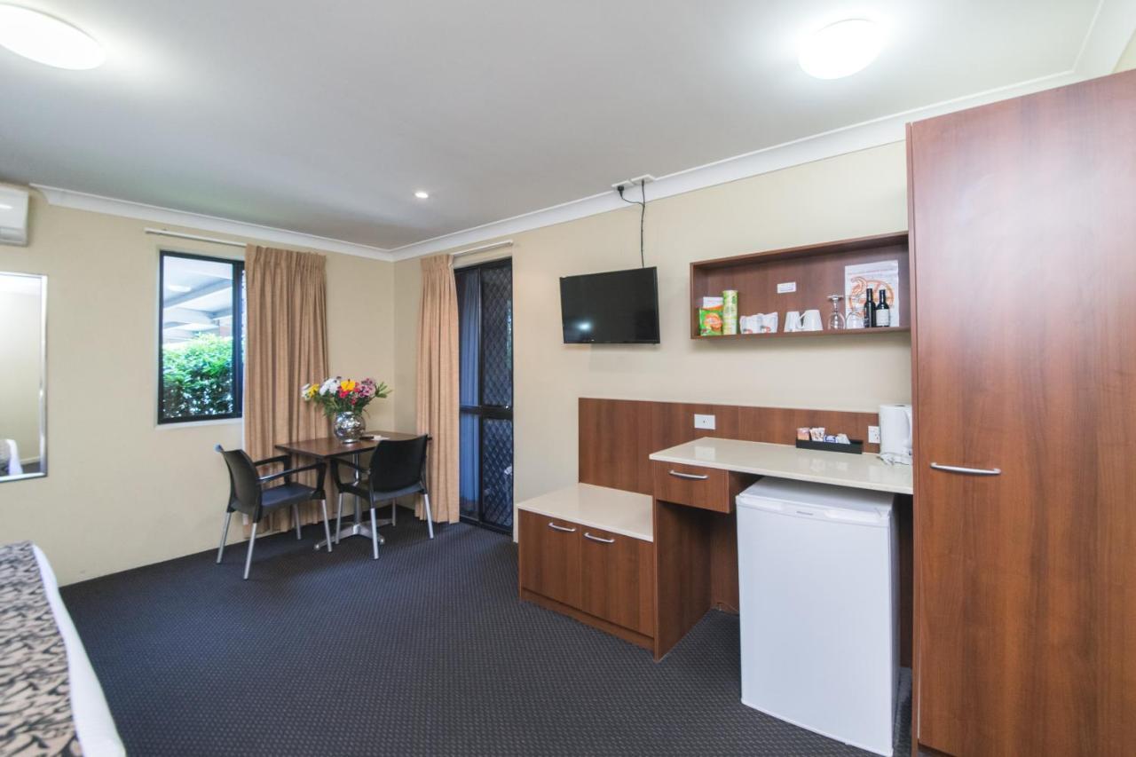 Rocky Resort Motor Inn Rockhampton Exterior photo