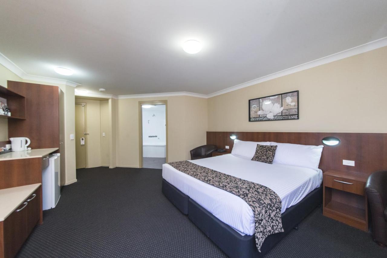 Rocky Resort Motor Inn Rockhampton Exterior photo