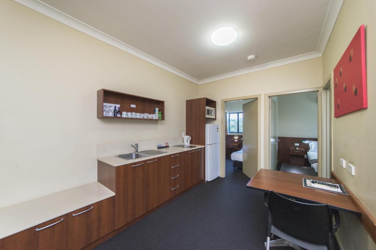 Rocky Resort Motor Inn Rockhampton Exterior photo